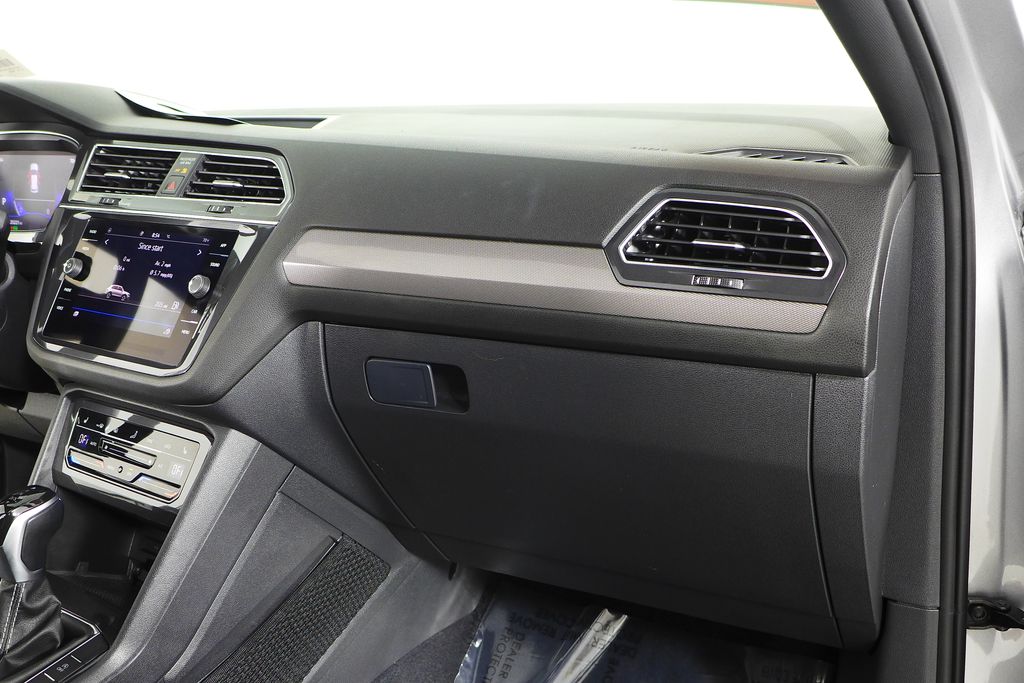 Thumbnail: 2022 Volkswagen Tiguan - 14