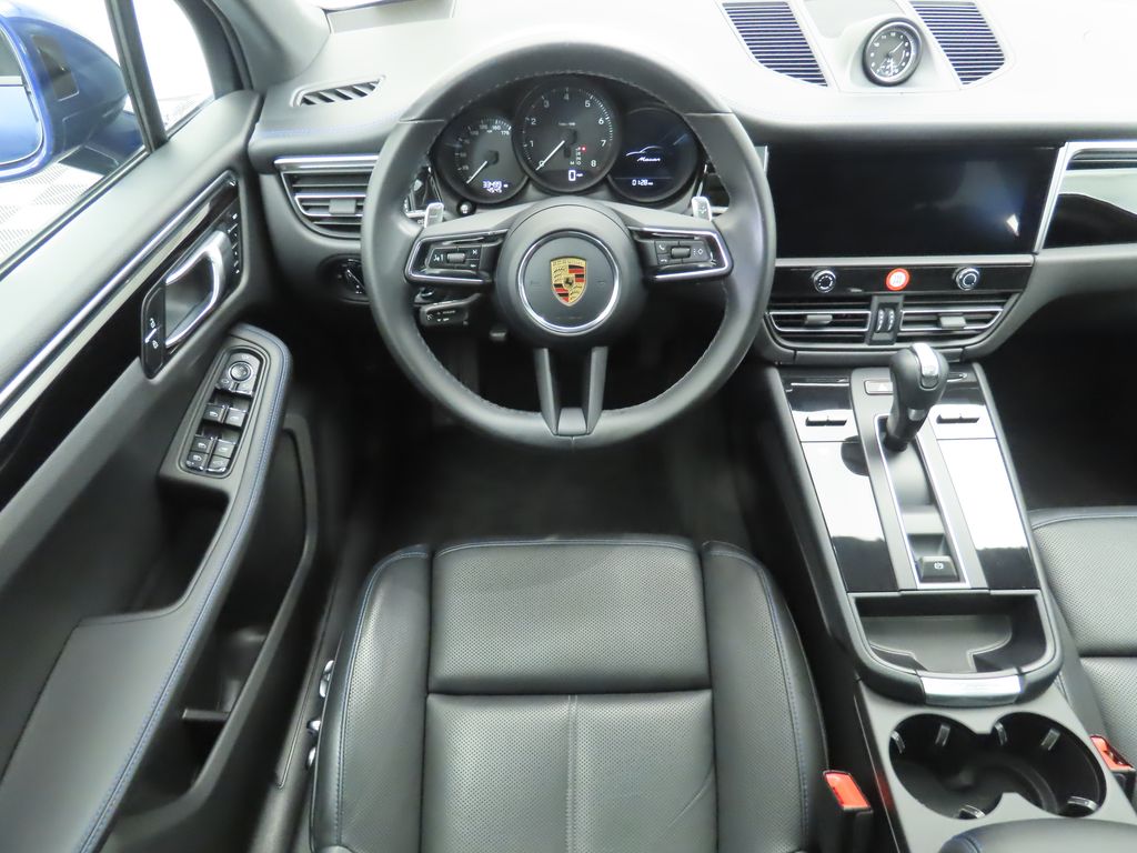 Thumbnail: 2022 Porsche Macan - 10