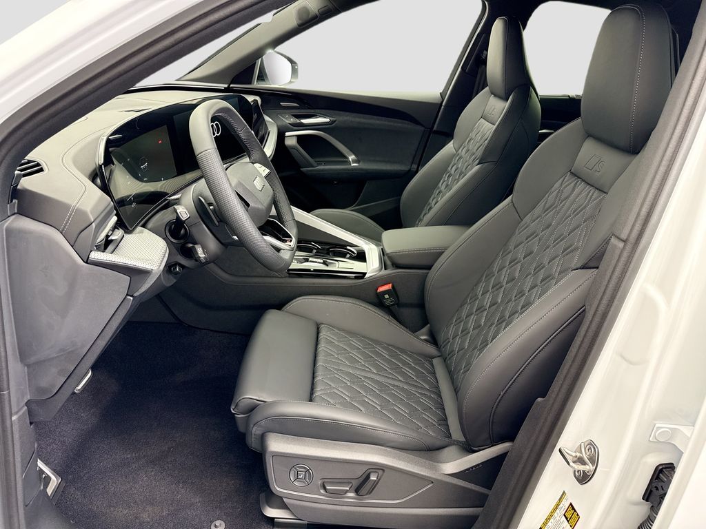 Thumbnail: 2025 Audi SQ5 - 18