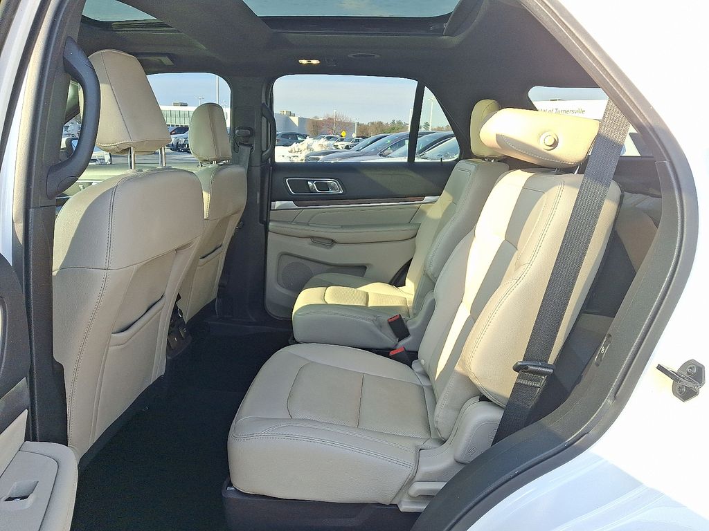 Thumbnail: 2019 Ford Explorer - 10