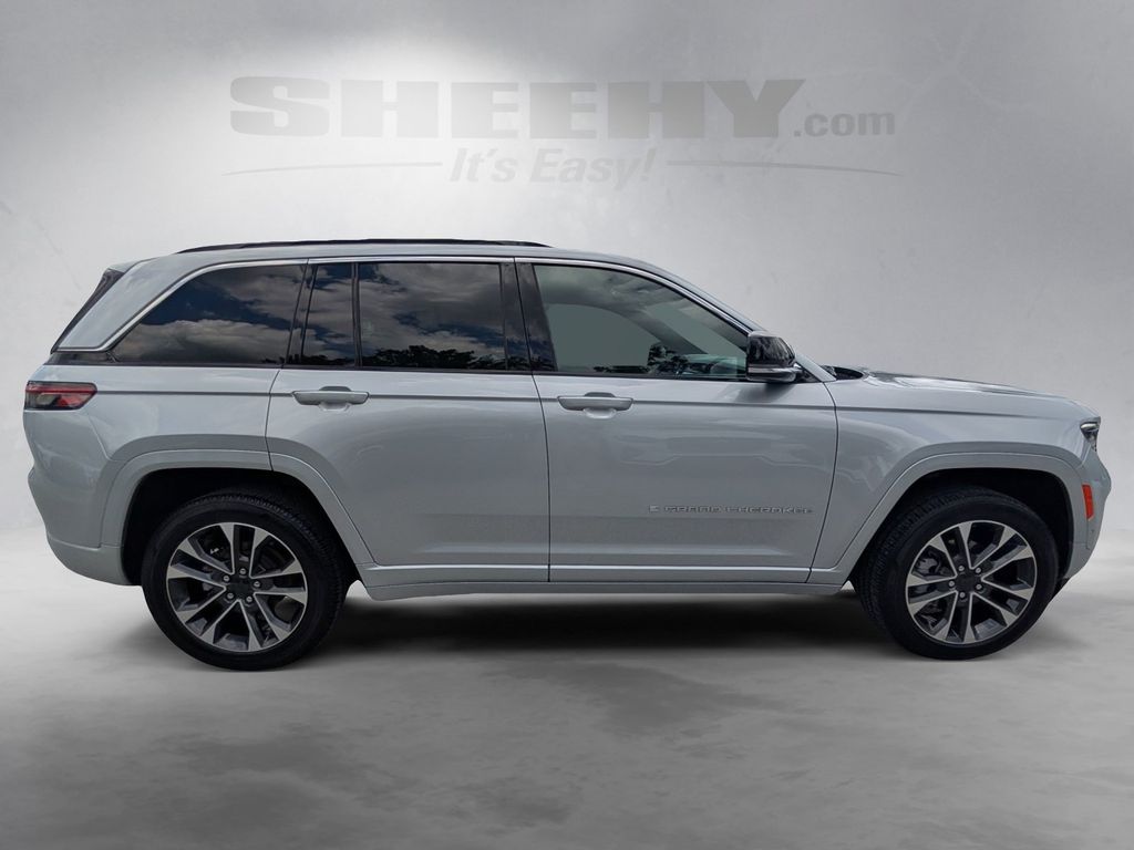 Used 2025 Silver Jeep Overland image 10