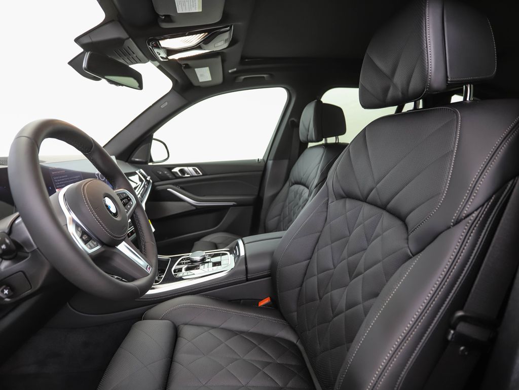 Thumbnail: 2026 BMW X5 - 11