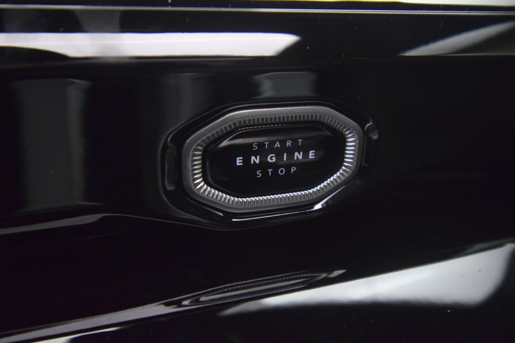 new 2026 Jeep Grand Cherokee car, priced at $59,966