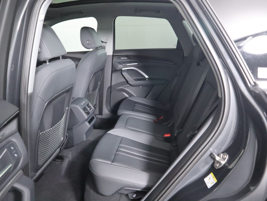 Thumbnail: 2025 Audi Q5 - 24