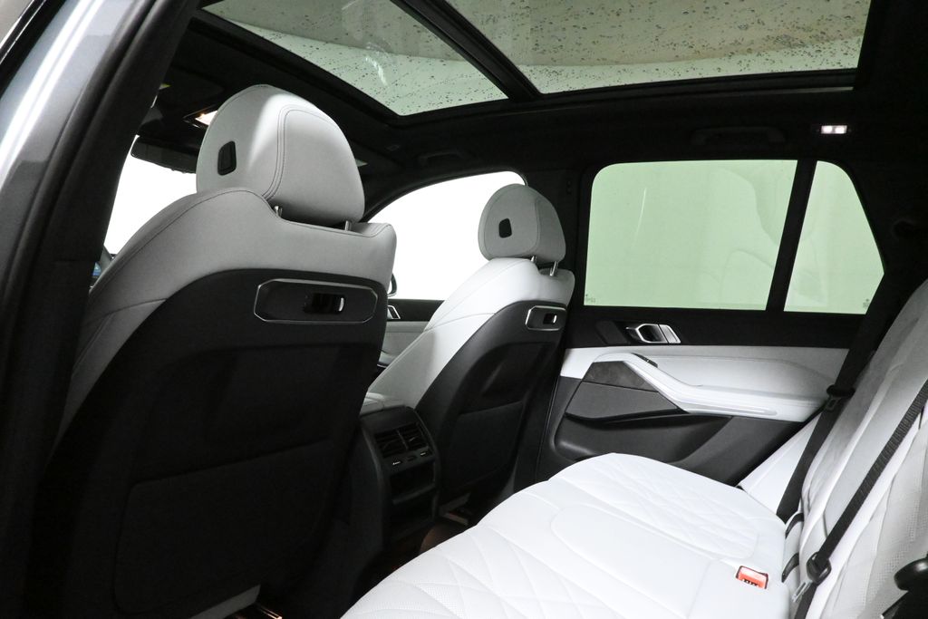 Thumbnail: 2026 BMW X5 - 32