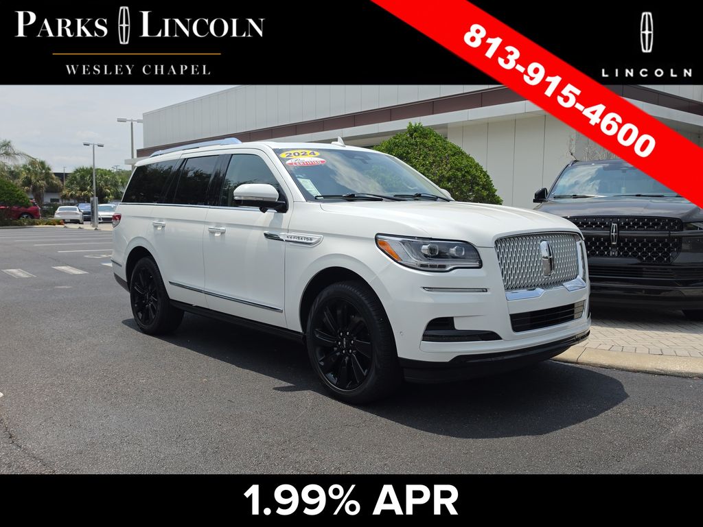 Pristine White Metallic Tri-Coat 2024 Lincoln Navigator SUV / Crossover Four-Wheel Drive Automatic