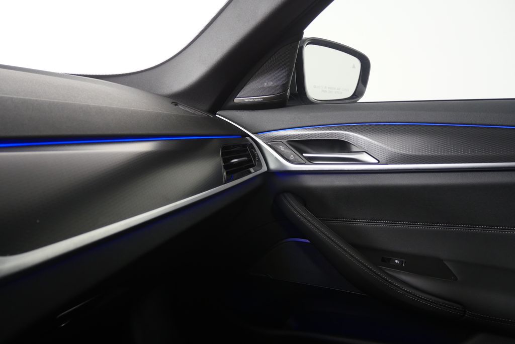 Thumbnail: 2023 BMW 5 Series - 22