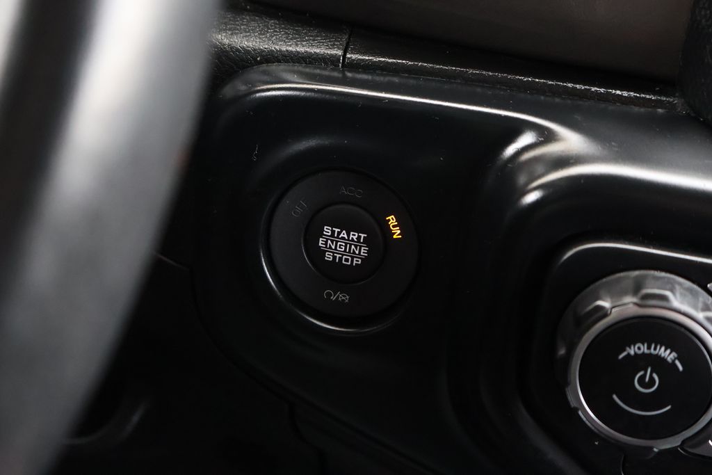 Thumbnail: 2019 Jeep Wrangler - 28