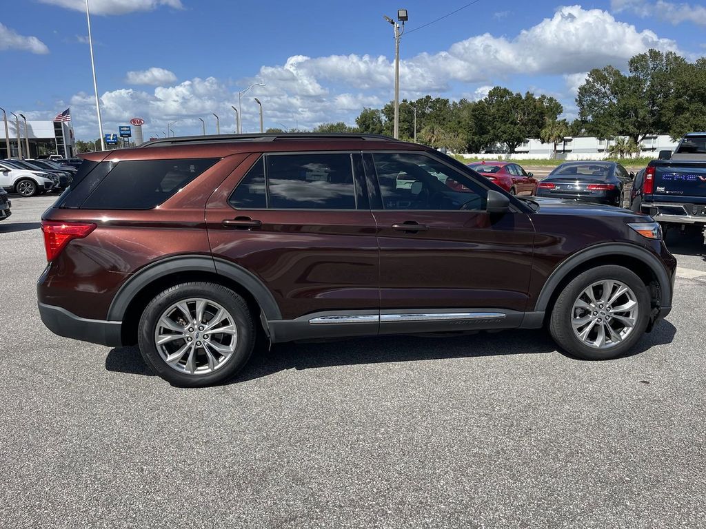 2020 Ford Explorer XLT 4