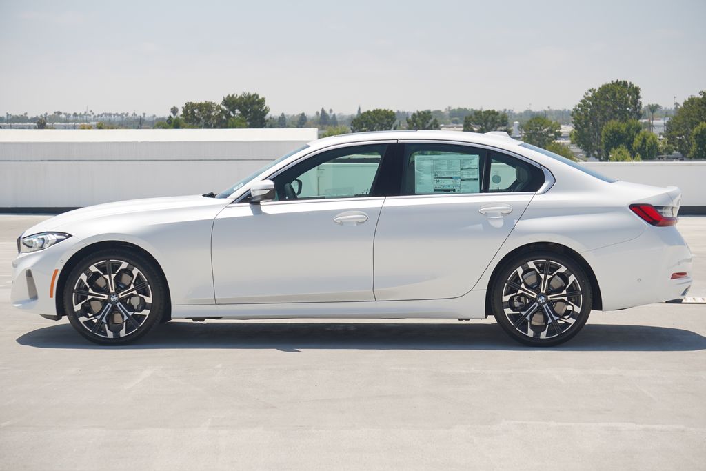 Thumbnail: 2025 BMW 3 Series - 4