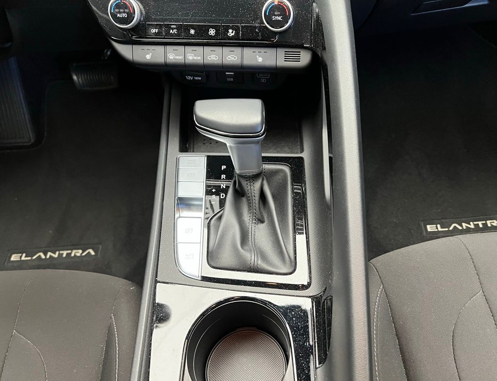Thumbnail: 2021 Hyundai Elantra - 11