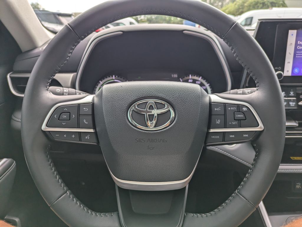 2024 Toyota Highlander Hybrid XLE