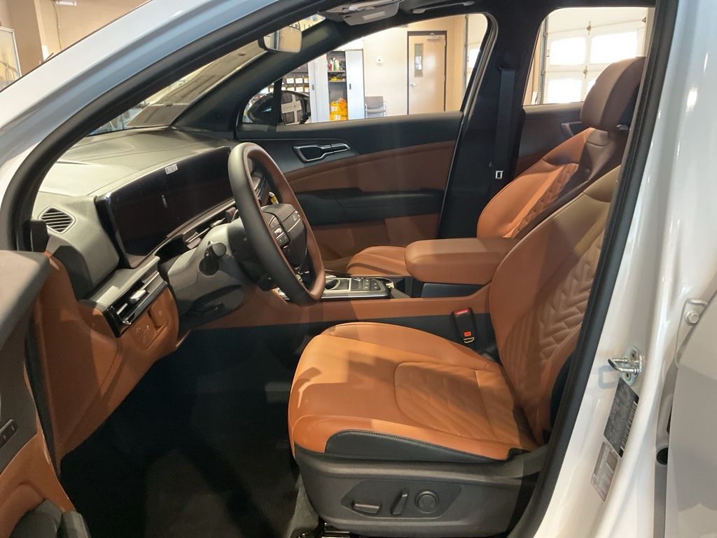New 2026 White Kia X-Line image 9