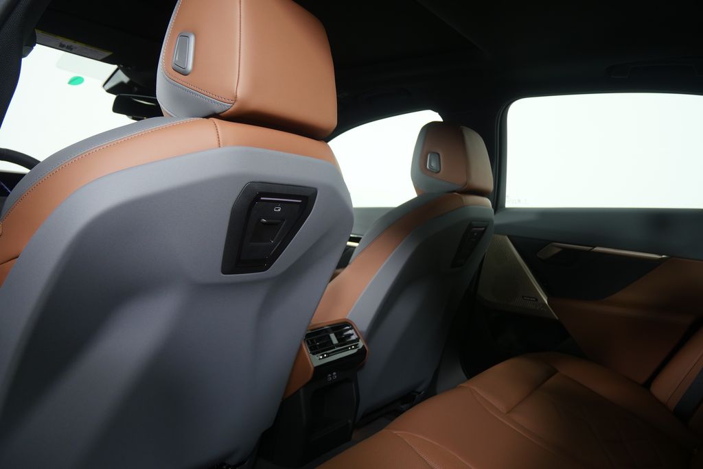 Thumbnail: 2026 BMW 5 Series - 17