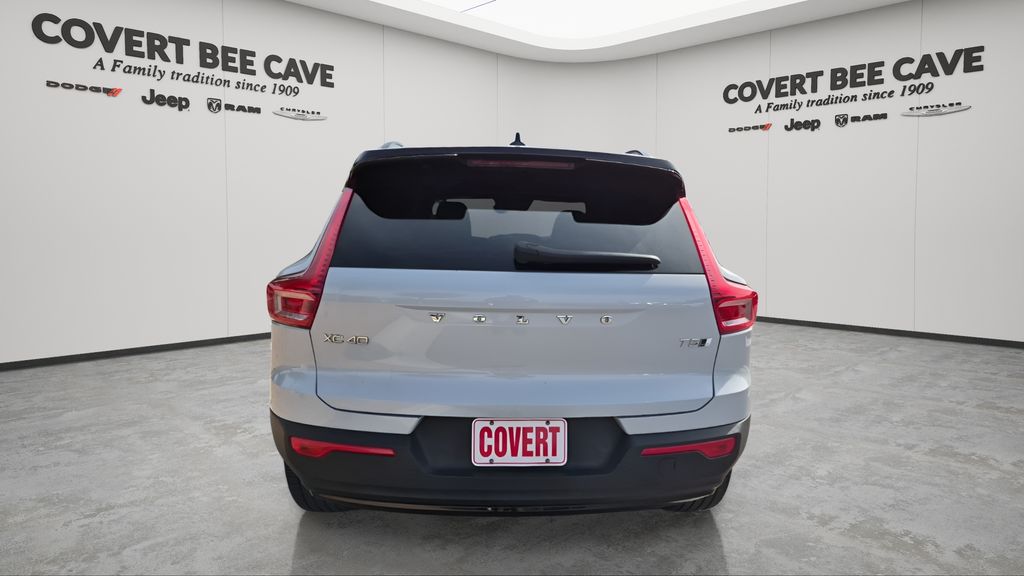 Used Car 2022 Volvo Xc40  R-design For Sale Under $25,000 In Austin, Texas
