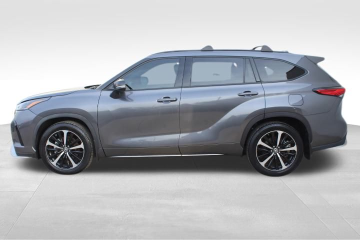 Used Car 2022 Toyota Highlander  Xse For Sale Under $35,000 In Georgetown, Texas