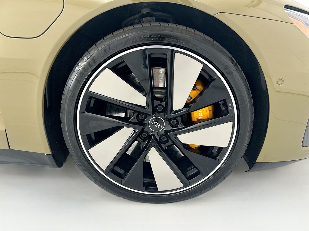 Thumbnail: 2022 Audi RS e-tron GT - 31