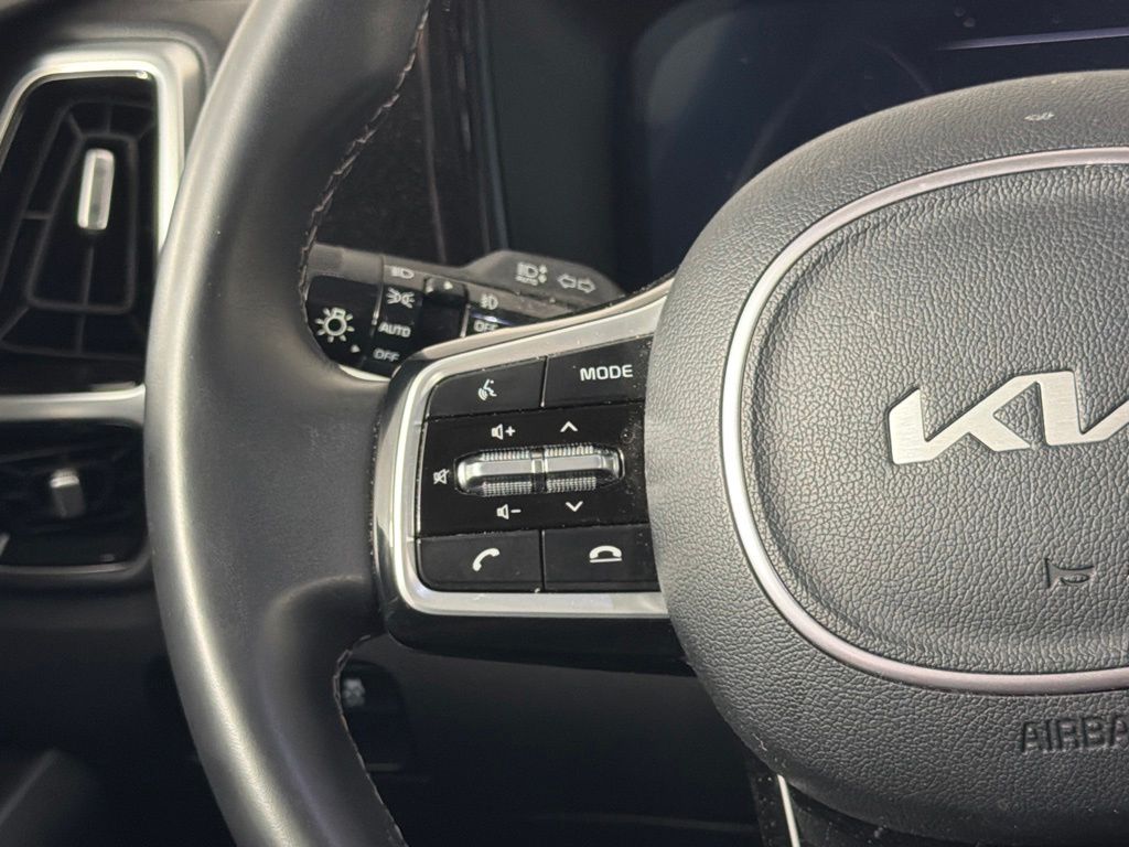 Thumbnail: 2023 Kia Sorento - 19