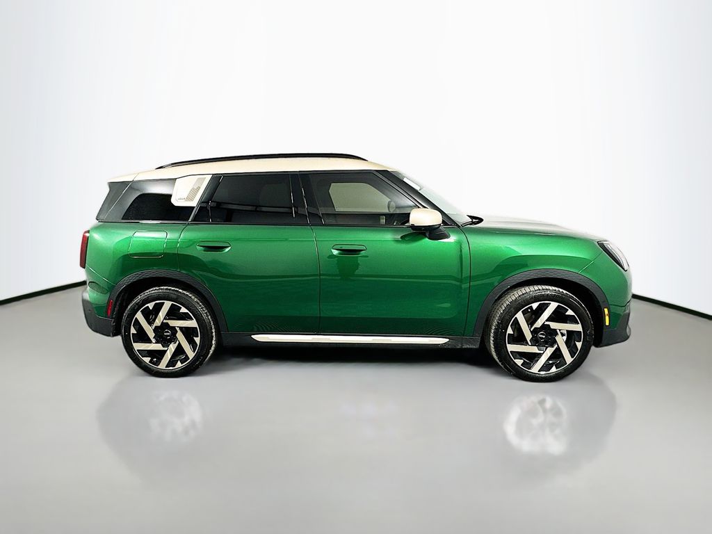2025 MINI Cooper Countryman Iconic 4