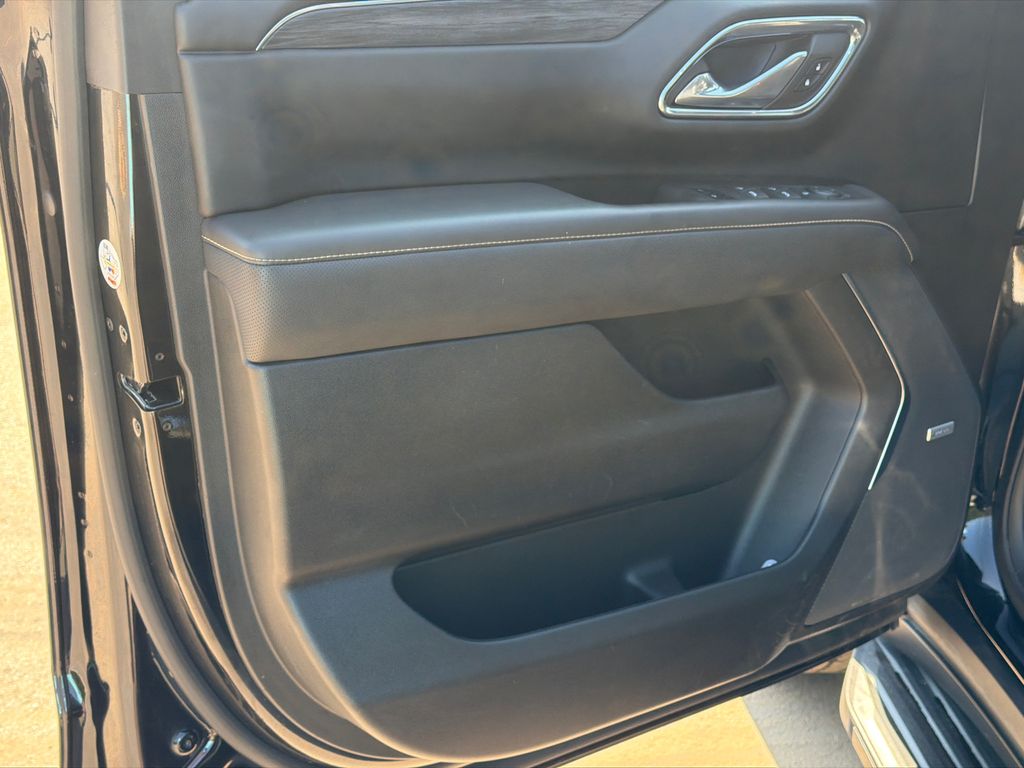 Used 2023 Black GMC SLT image 10