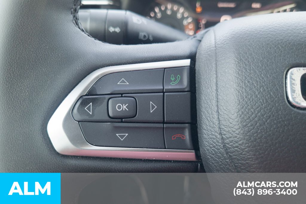 Used 2025 Red Jeep Latitude image 15