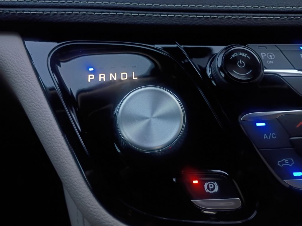 Used Car 2022 Chrysler Pacifica Hybrid  Limited For Sale Under $30,000 In Austin, Texas