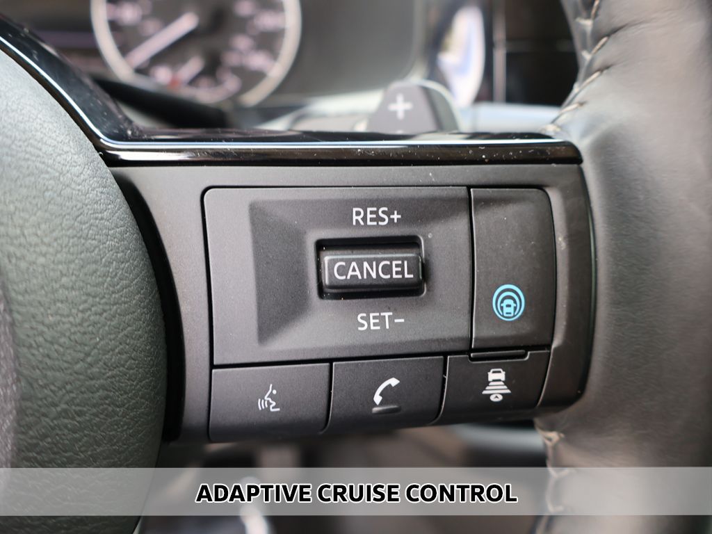 Used 2024 White Nissan SL image 4