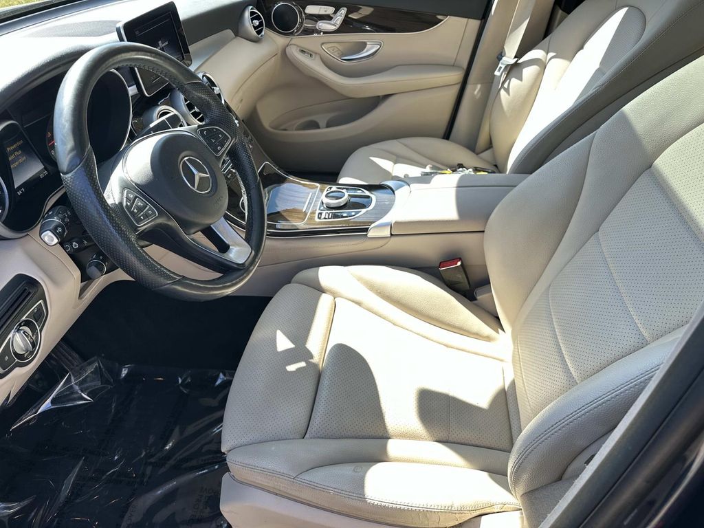 Thumbnail: 2017 Mercedes-Benz GLC - 27