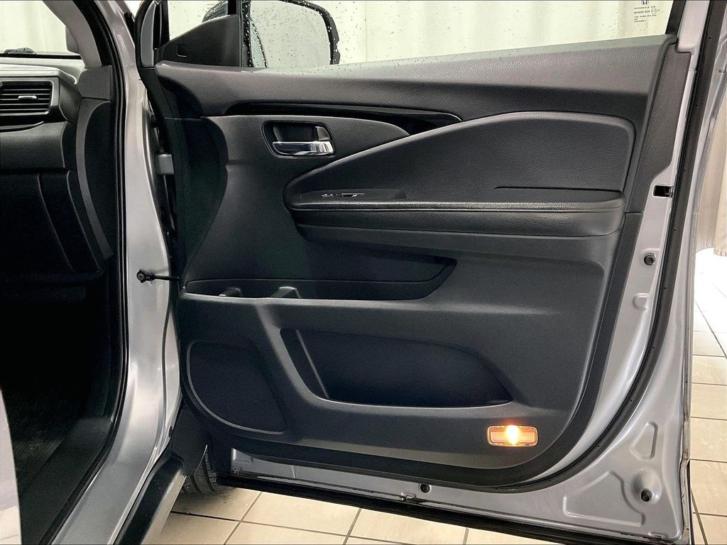 2016 Honda Pilot — photo 12
