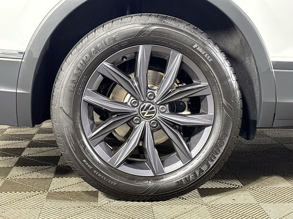 2024 Volkswagen Tiguan 2.0T SE