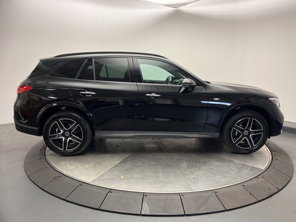 Thumbnail: 2025 Mercedes-Benz GLC - 8