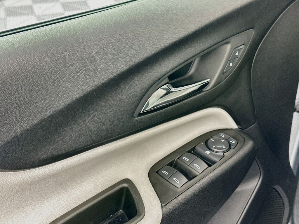 Thumbnail: 2024 Chevrolet Equinox - 17