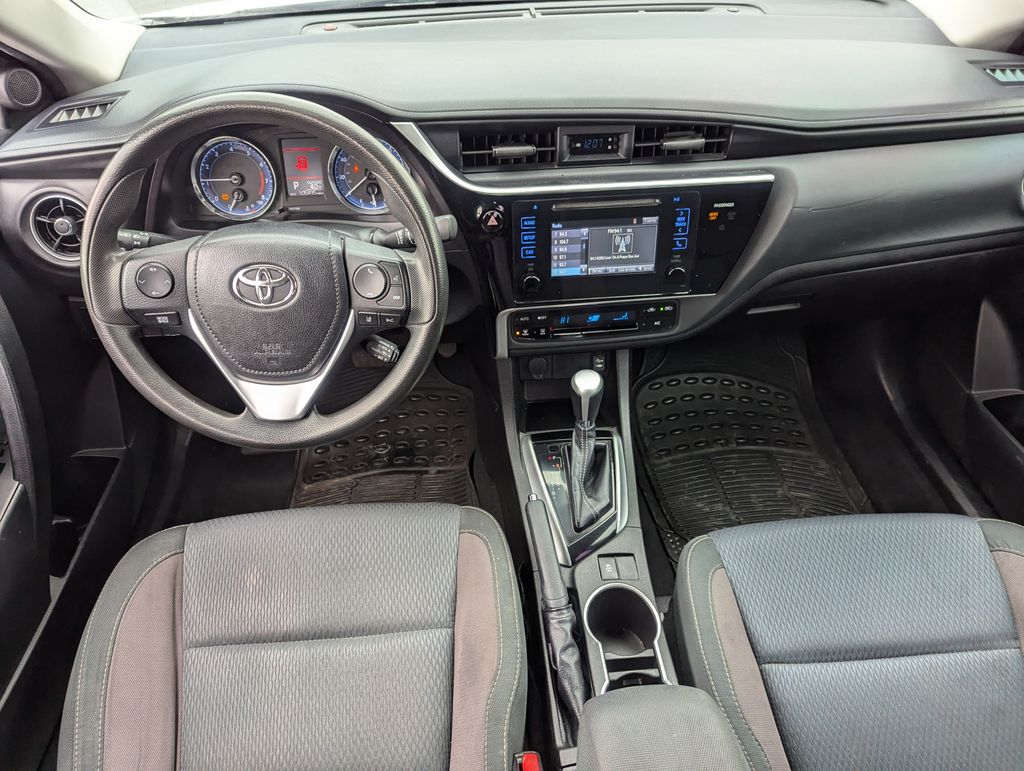 2017 Toyota Corolla L 28