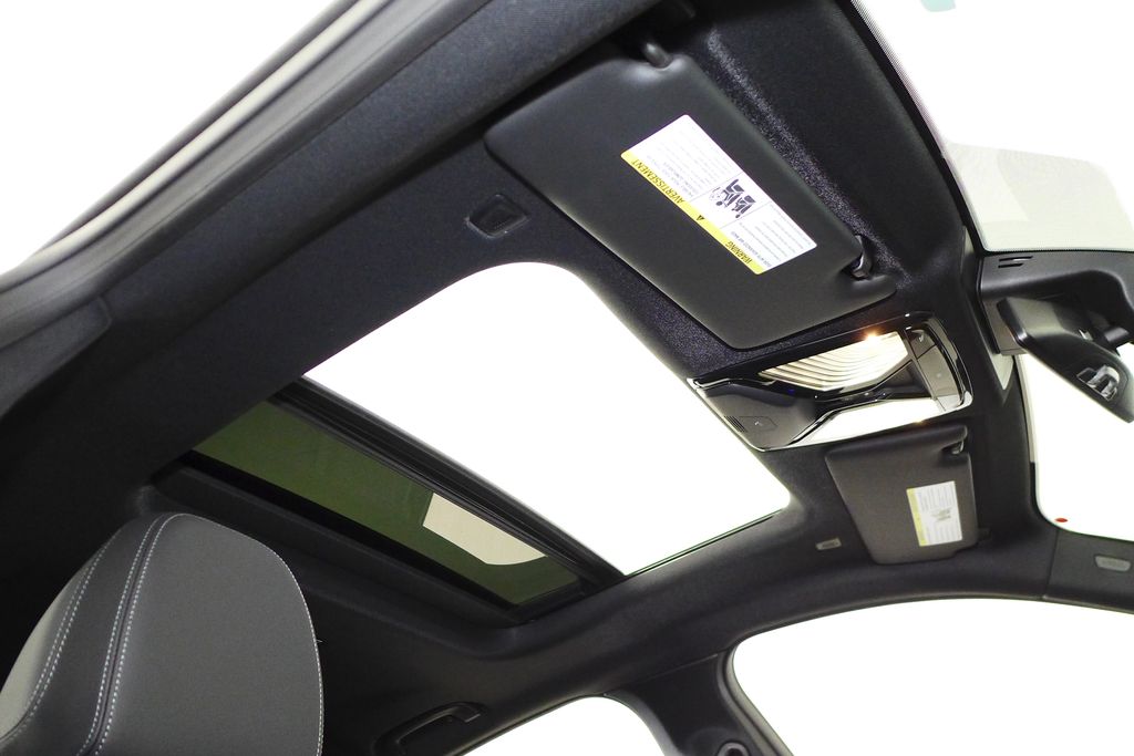 Thumbnail: 2025 BMW i4 - 18