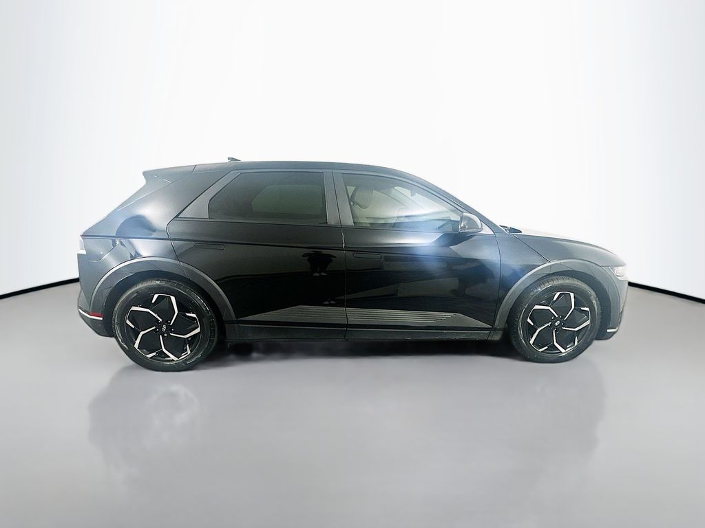 Thumbnail: 2022 Hyundai Ioniq 5 - 4
