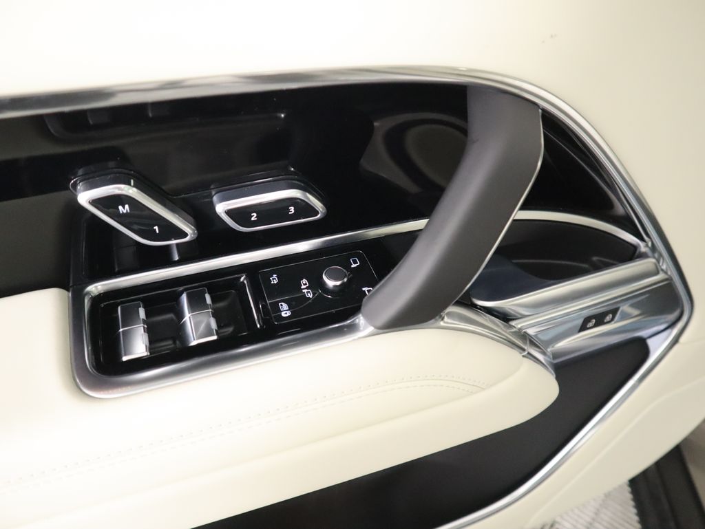 Thumbnail: 2026 Land Rover Range Rover - 24