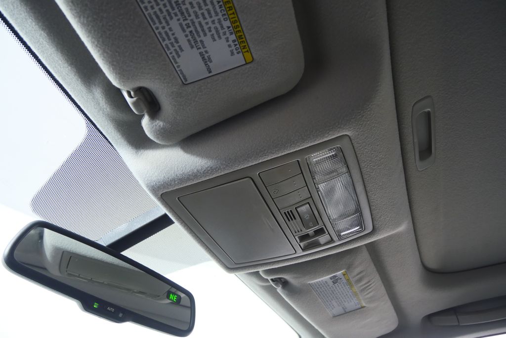 Thumbnail: 2010 Toyota Venza - 23