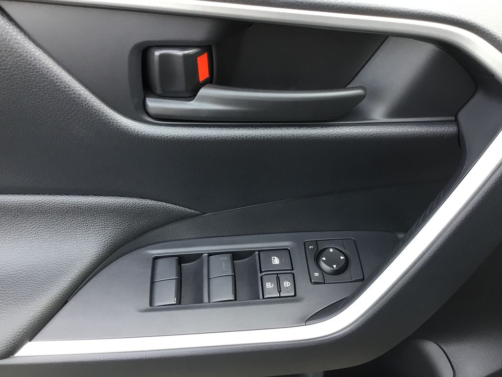 Thumbnail: 2025 Toyota RAV4 - 18