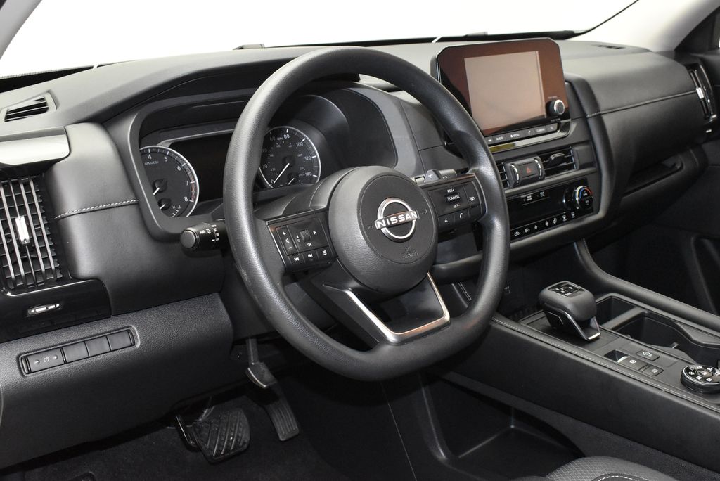Thumbnail: 2023 Nissan Pathfinder - 14