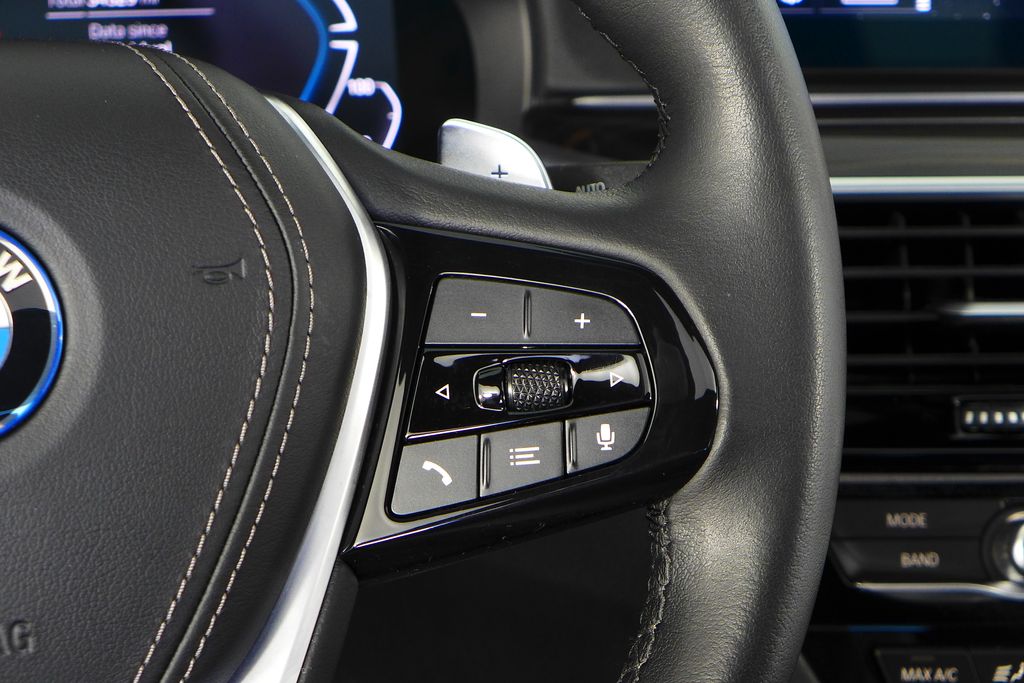 Thumbnail: 2023 BMW 5 Series - 28