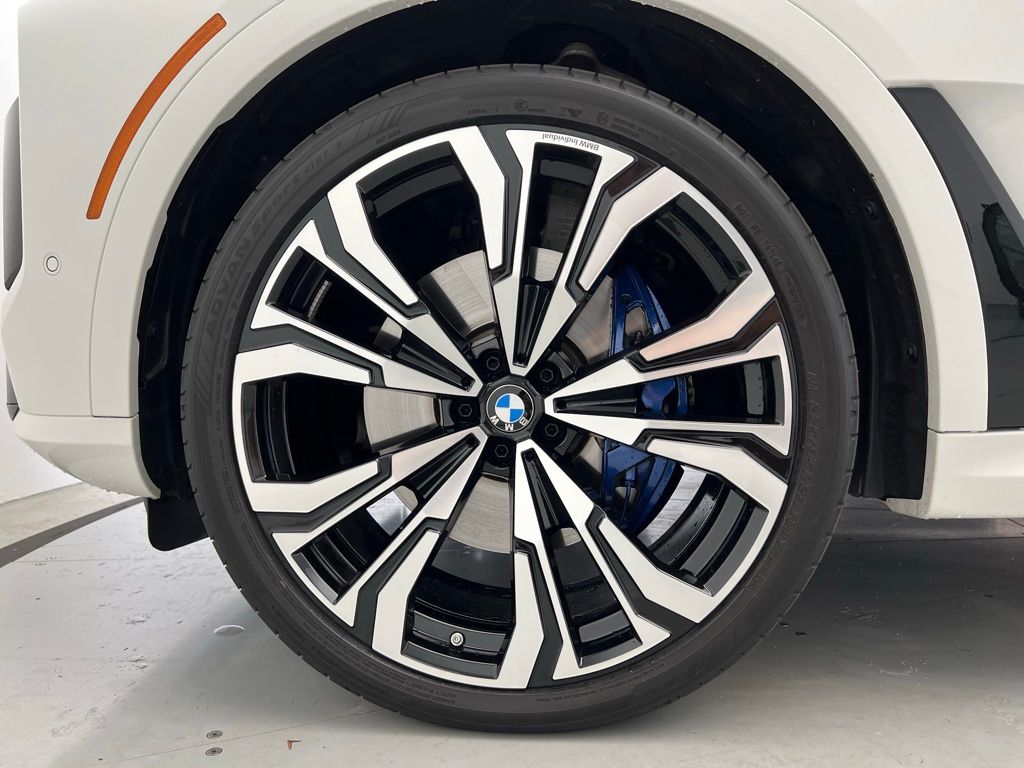 Thumbnail: 2025 BMW X7 - 24