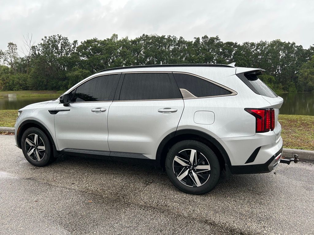 2021 Kia Sorento S 3