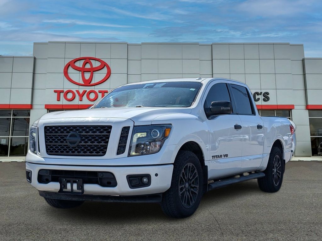 2018 Nissan Titan SV Crew Cab RWD