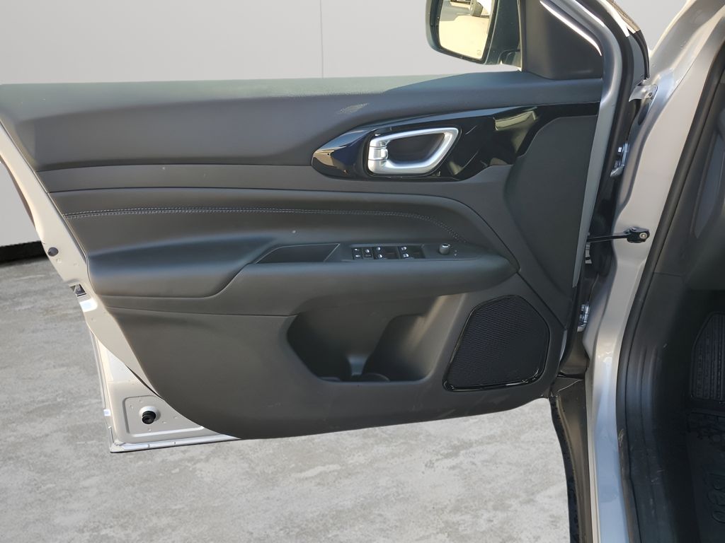 New 2026 Silver Jeep  image 25