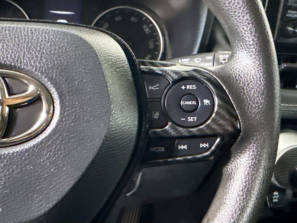 Thumbnail: 2021 Toyota RAV4 - 12