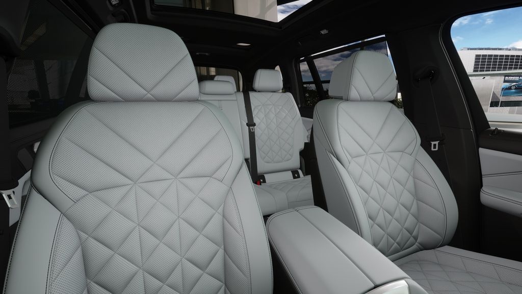 Thumbnail: 2026 BMW X7 - 11