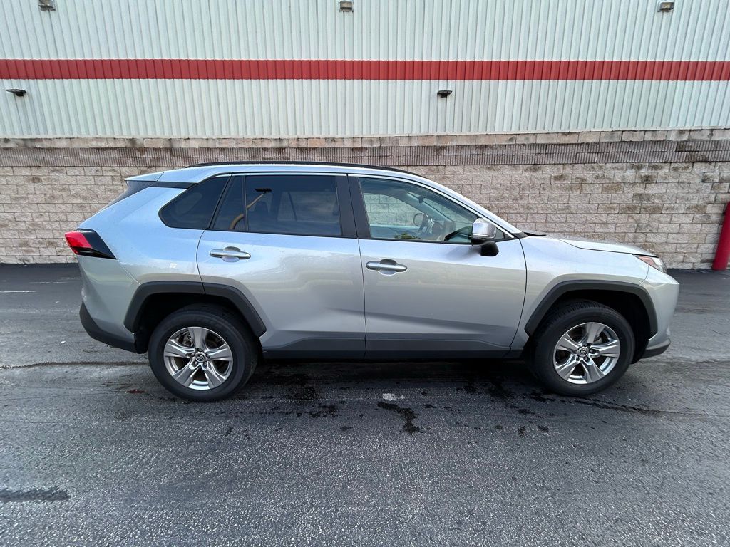 Thumbnail: 2022 Toyota RAV4 - 6