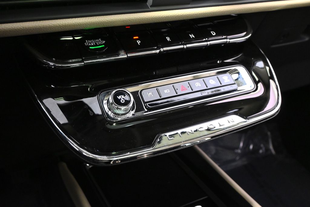 New 2026 White Lincoln Reserve image 31