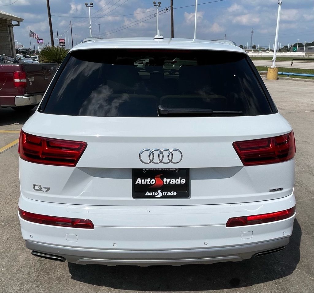 2017 Audi Q7 2.0T Premium Plus White at Autostrade