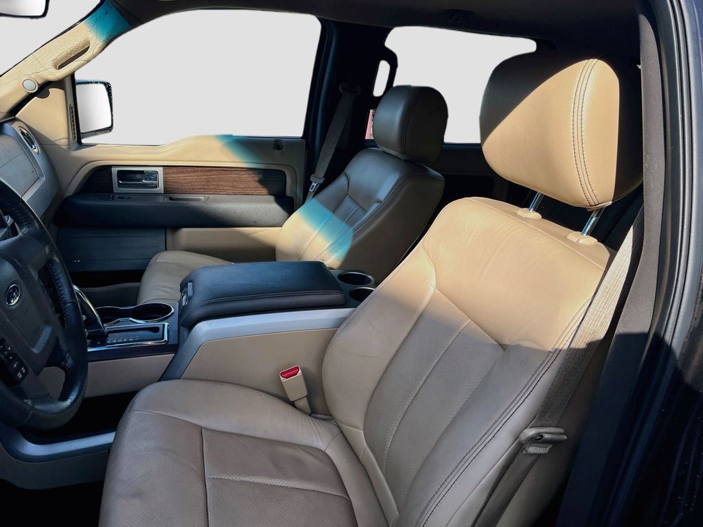 Used 2013  Ford Lariat image 18